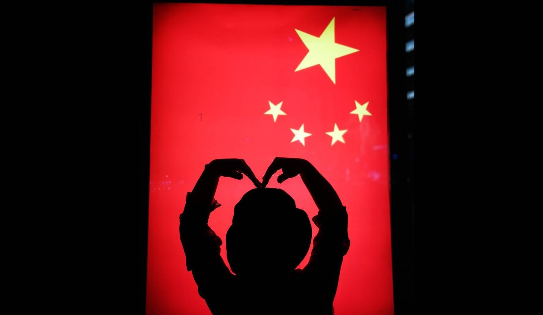 十四万人齐卸甲，更无一个是男儿。这首诗反映的是哪个历史事件？游戏画面